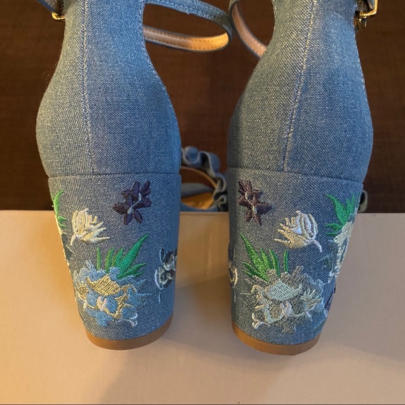 Kenneth Cole Reaction Blue Denim Block Heels - Picture 8 of 15